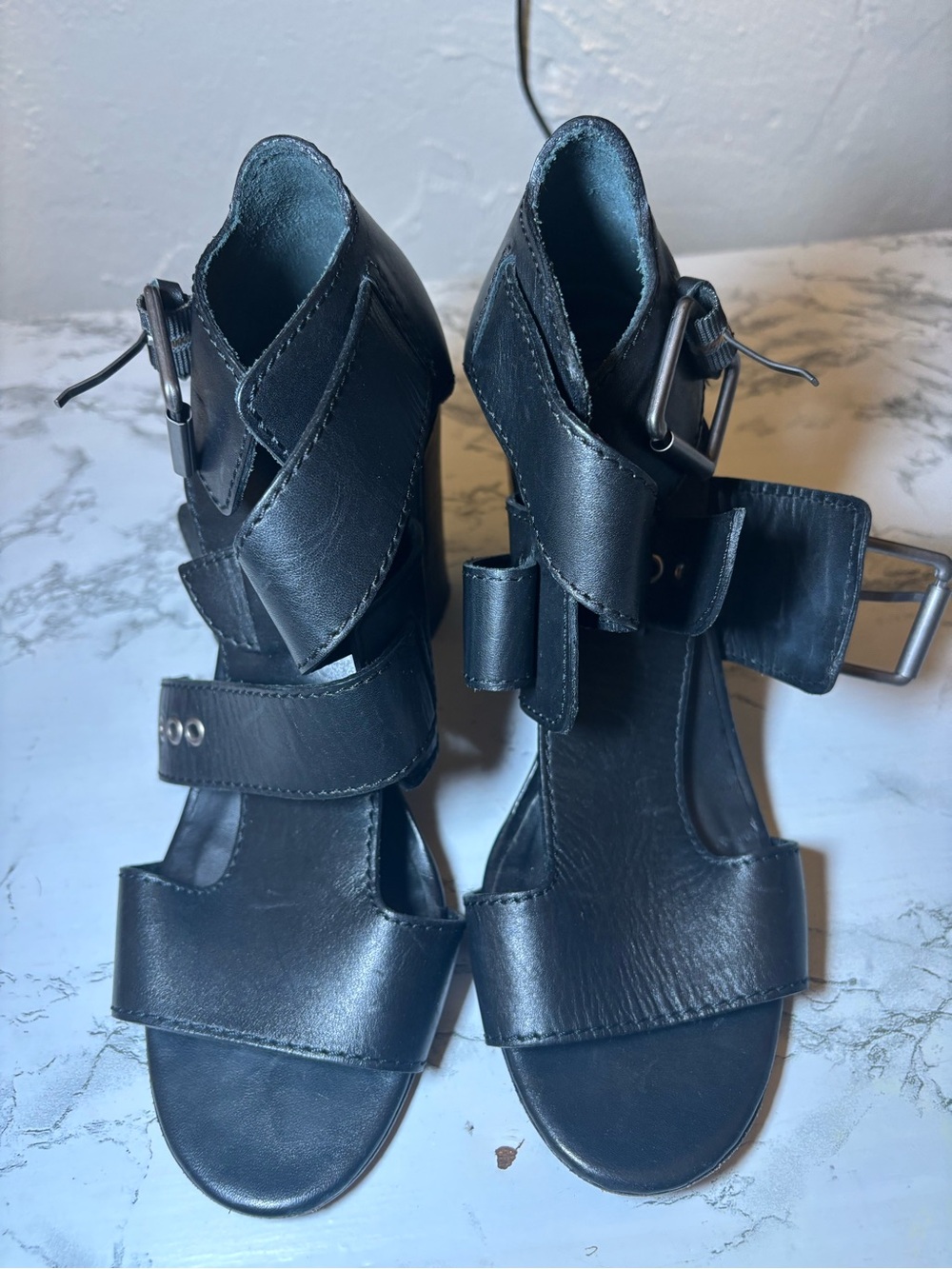 Modern Vintage Black Women's Strappy Buckle Sandals - Brand Not Visible